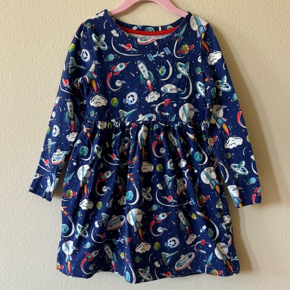 EUC Mini Boden Long Sleeve Cotton Jersey Dress (space print) girls size 6-7 - Picture 2 of 6